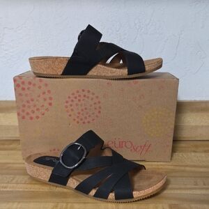 NWT "Eurosoft" GWENDA Black Womans Sandals Size 10M